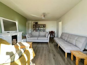 Lounge- click for photo gallery